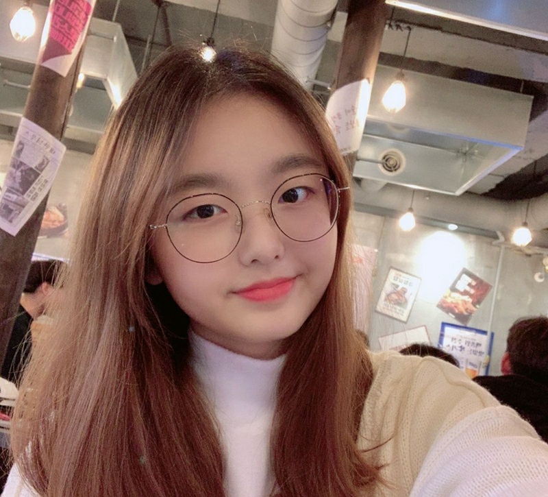 ANGELINE CHINDO PIRANG KACAMATA CANTIK LHA MASAK GAK TETE BULAT - 4Play