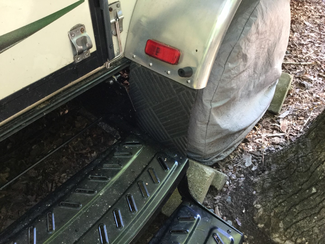 IMG_0517 mudflap, door stop (Large)