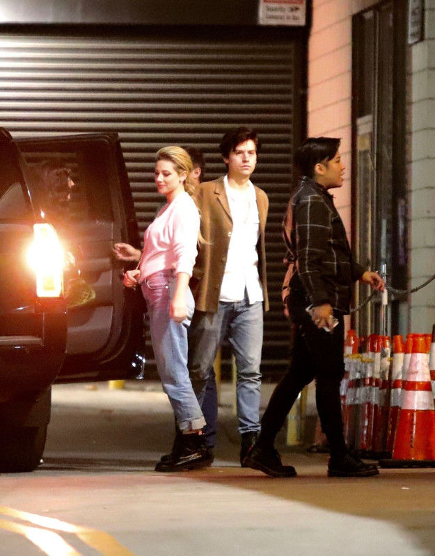 lili-reinhart-out-for-dinner-in-la-10-12-2019-5
