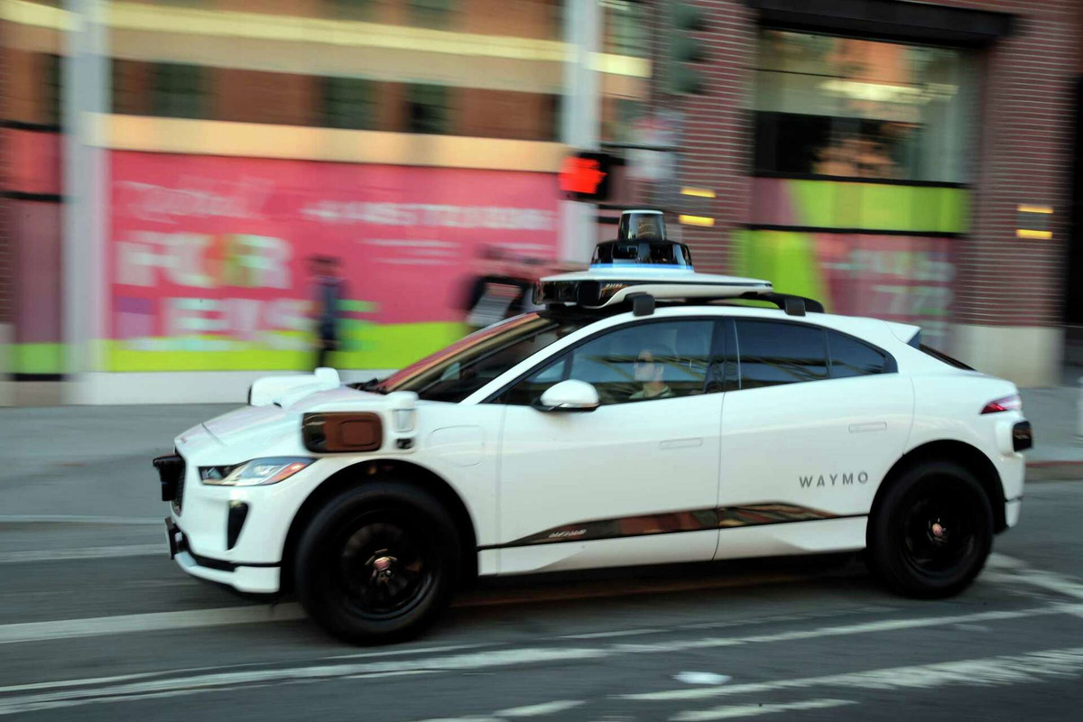 What App Pays More Per Hour: Uber or Lyft
