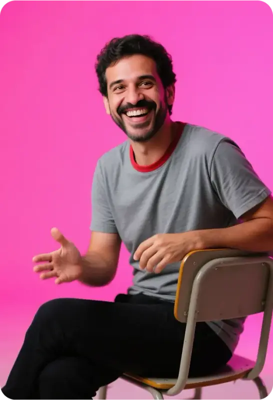Educadora sorrindo