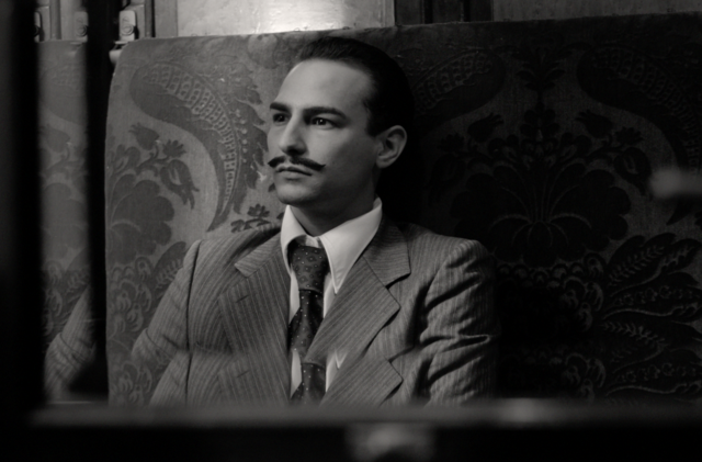ENTREVISTA AL ACTOR RICARD BALADA QUE ESTRENA ESTE VIERNES “EL CASO ÁNGELUS, LA FASCINACIÓN DE DALÍ”