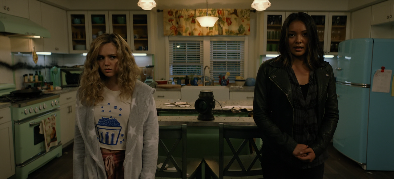 Stargirl.S02E02.Summer.School.Chapter.Two.1080p.10bit.AMZN.WEB-DL.DDP5.1.HEVC-Vyndros.mkv_snapshot_0