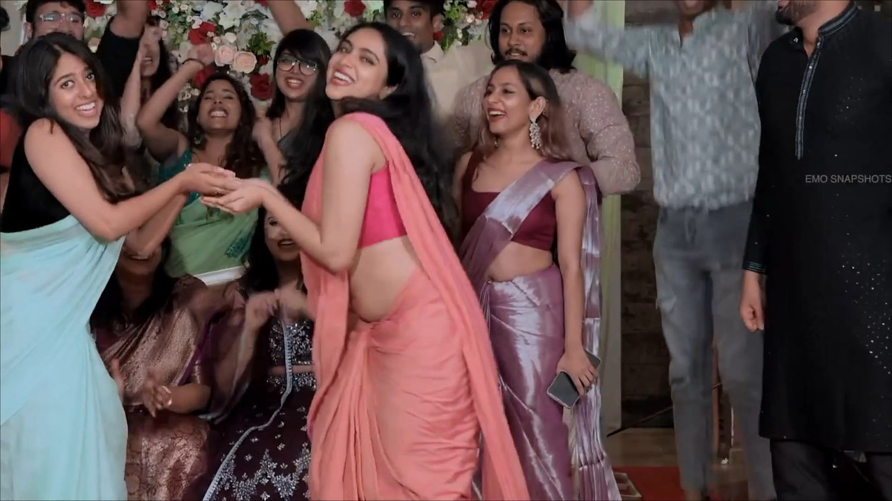 Sana Althaf Sexy navel and Belly show in pink saree.mp4_snapshot_00.07.469