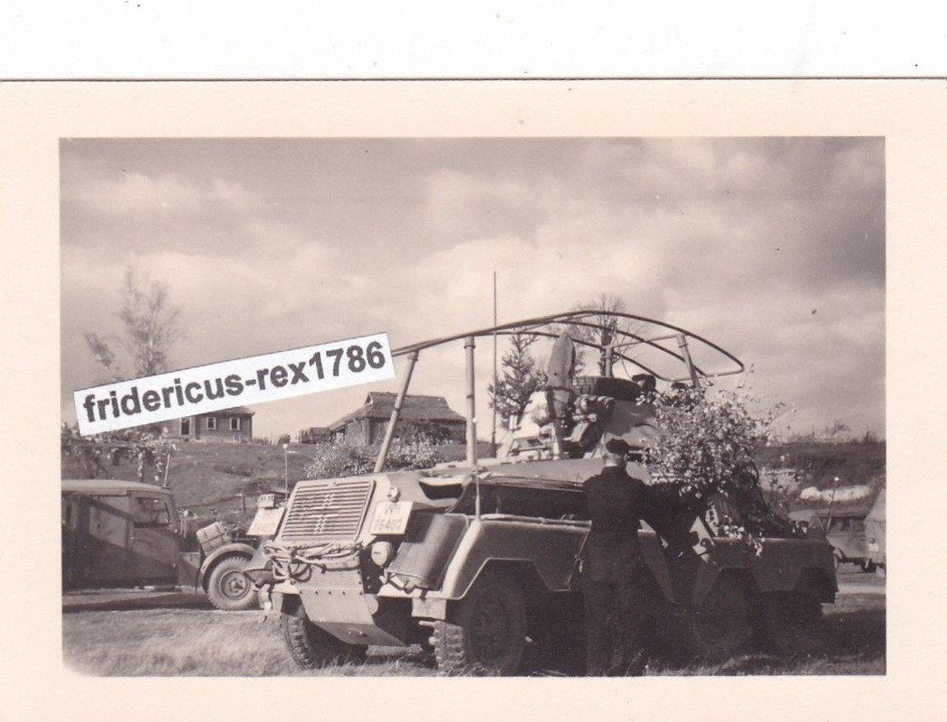 Foto schwerer Panzerspähwagen Funk 8 Rad Rahmenantenne im Osten 