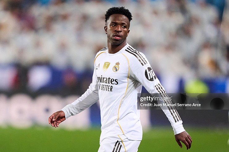 Vinicius gặp tỷ phú Ratcliffe tại Madrid, MU tính chơi lớn với sao Real
