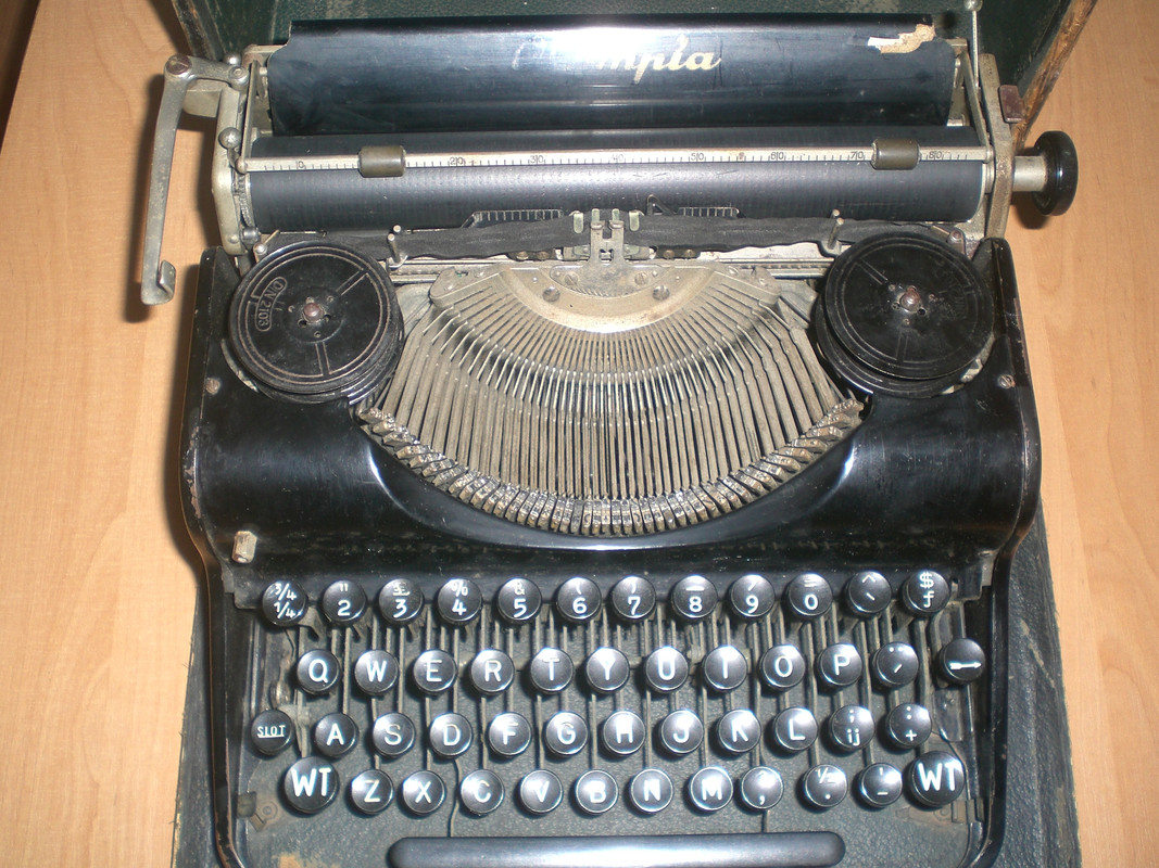 132 - Maquina de escribir Olympia ( 1937 )