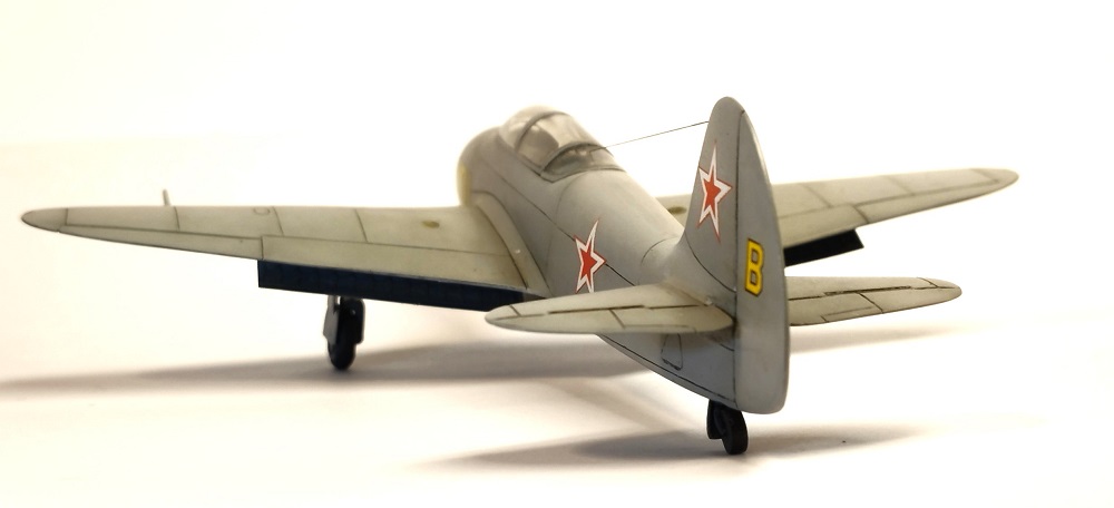  Як-21 Amodel 1/72 Wt-Liec-r9t-Q