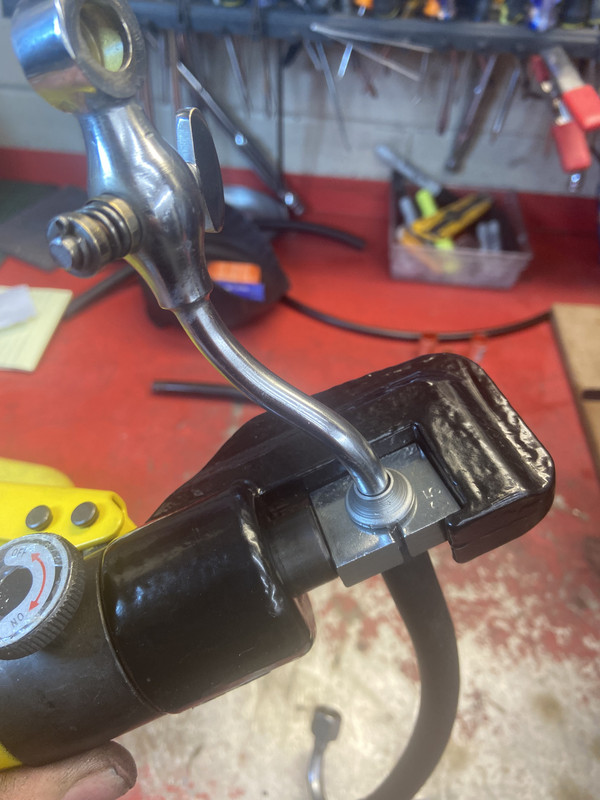 B9172639-FE93-46C5-98B9-4CF6CC8B3841