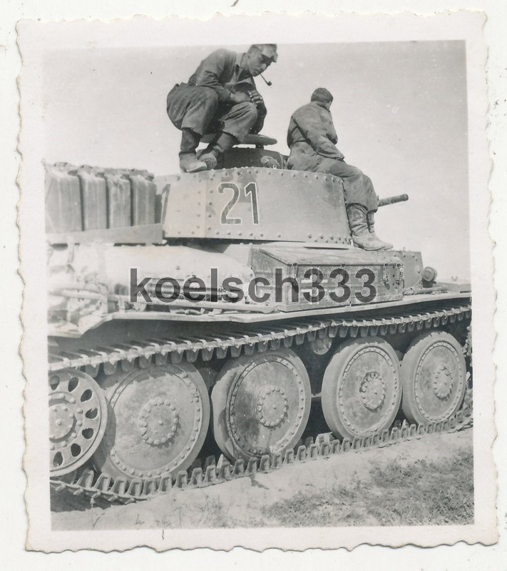 Foto Panzermänner auf Panzer 38(t) vom Panzer Reg 21 in Russland 20 PD (3)