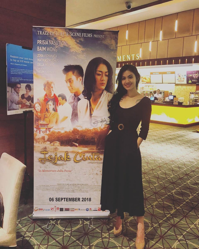 Della memerankan sosok Julia Perez di film Jejak Cinta.