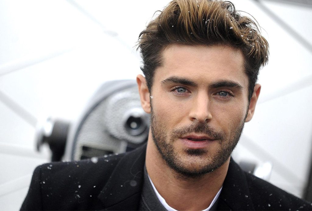 Zac Efron se deja el bigote y luce un nuevo look más maduro