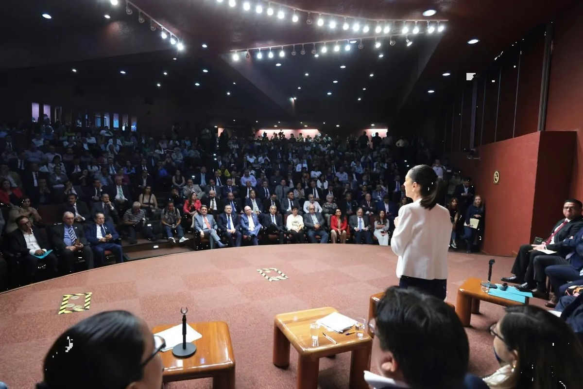 La iniciativa privada tiene que invertir más en ciencia y tecnología: Sheinbaum en la UANL 
