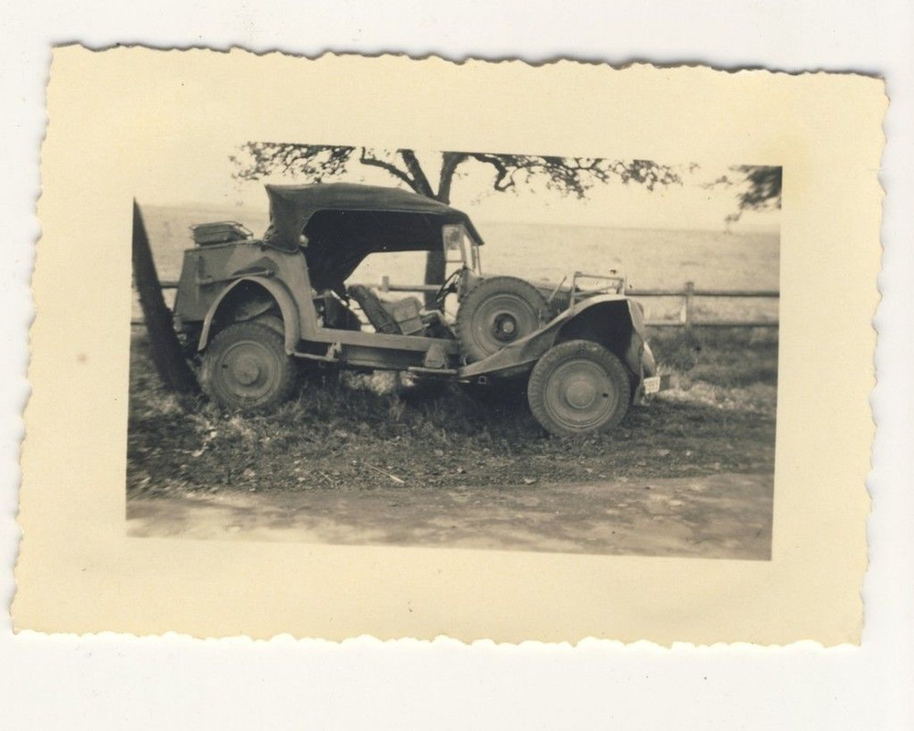 Foto Wehrmacht - kleiner Kübelwagen mit Faltdach