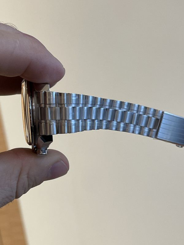 DDB44E85-FFE6-449B-97CF-DAC823F0E4E7