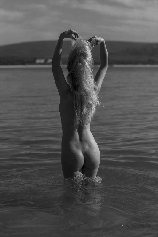 GenevieveMorton-OfficialSite2025TheMoment25A_5154_p.jpg.3a07e72e006dd76e08e50e0bc4313f04