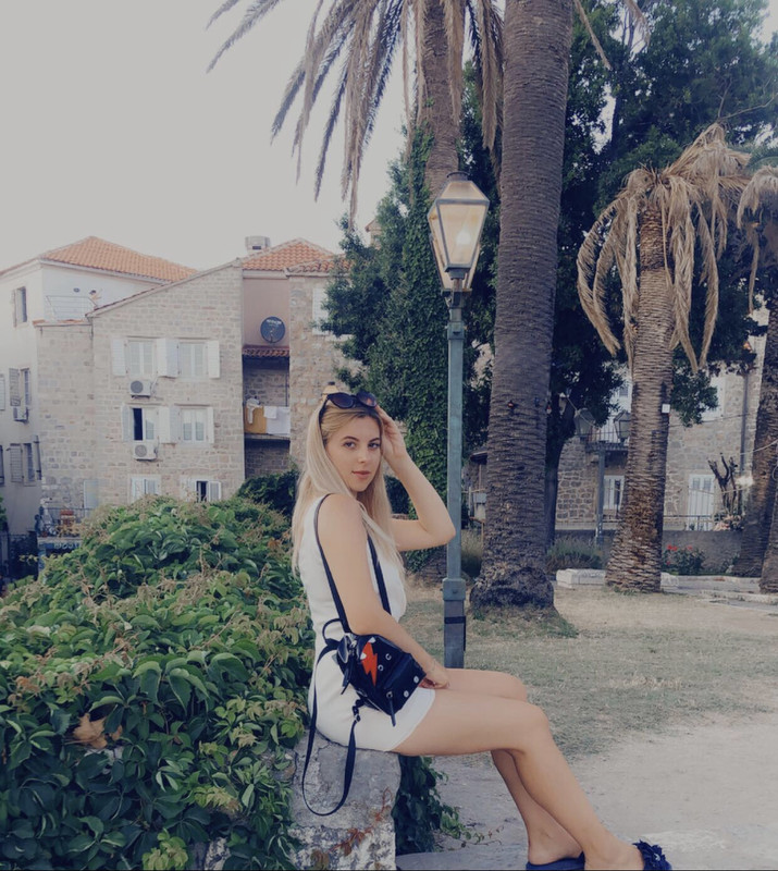 CFE78CB9-6518-41C1-9B37-004915BDCE8C