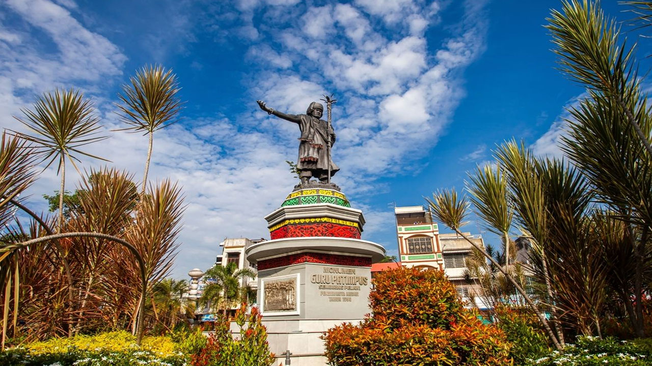 Tugu Tuan Guru Patimpus: Salah Satu Monumen Bersejarah di Sumatera Utara