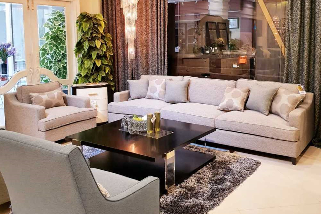 Available at malindafurniture.com Maxine Sofa Set