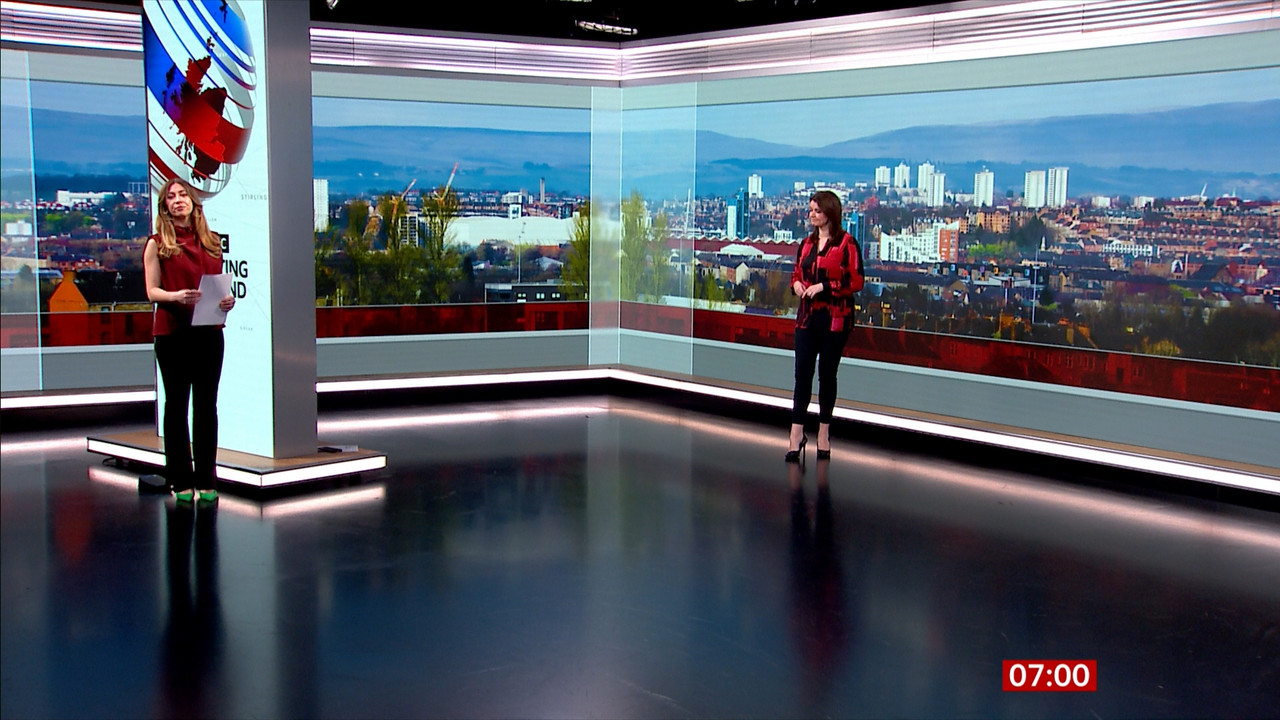 04.09 - 06.50.00 - Breakfast. The BBC's Breakfast programme features ....ts_snapshot_10.16.596