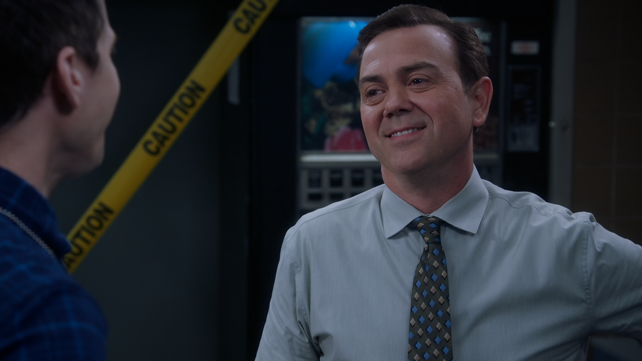 Brooklyn.Nine-Nine.S07E10.Admiral.Peralta.1080p.10bit.AMZN.WEB-DL.DDP5.1.HEVC-Vyndros.mkv_snapshot_0