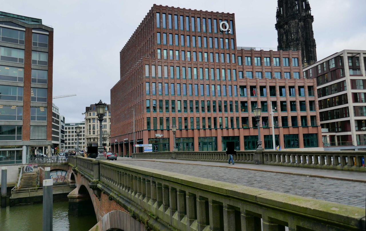 Bild: https://i.postimg.cc/cJbwTX2S/P1330891.jpg