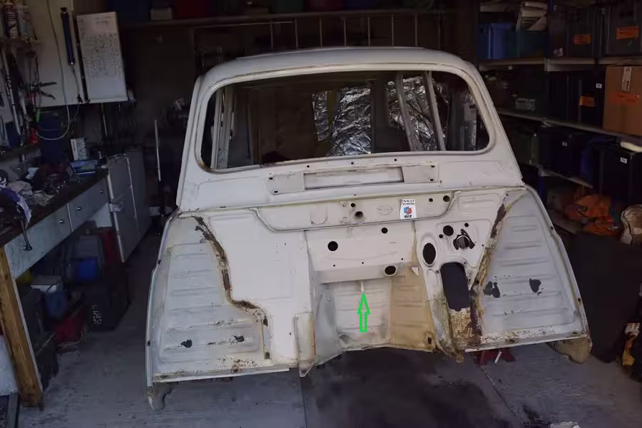 restauration_caisse_renault_4L-1