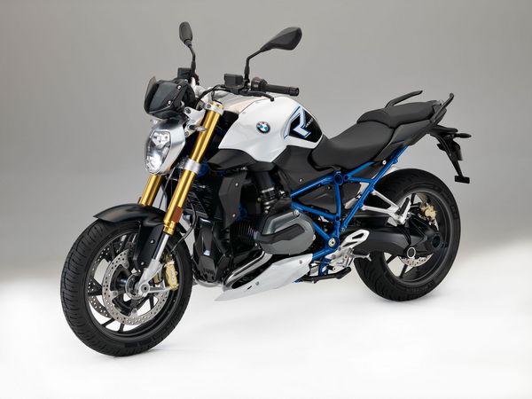 BMW R 1200 R считается мотоциклом энергичного характера созданным BMW R 1200 R считается мотоциклом энергичного характера созданным