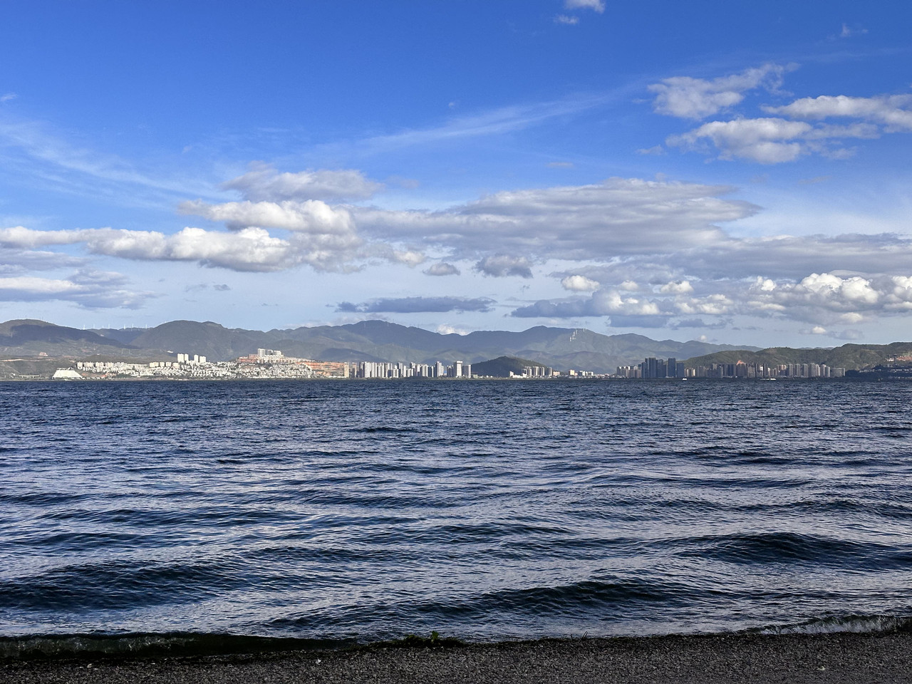 Erhai Lake landscape