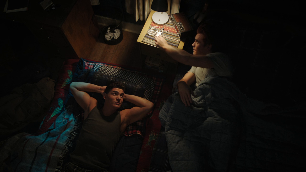 Riverdale.S05E01.L.ultimo.ballo.720p.WEBRip.ITA.ENG.DDP5.1.x264-BlackBit[screenshot 7]