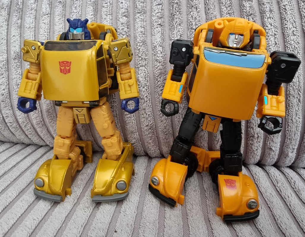Buzzworthy-Bumblebee-Creatures-Collide-Goldbug-04
