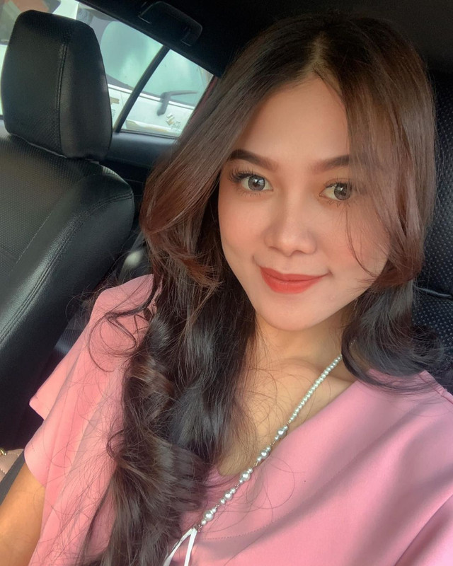 Pramugari Vira Oktavirani Pramugari Vira Oktavirani