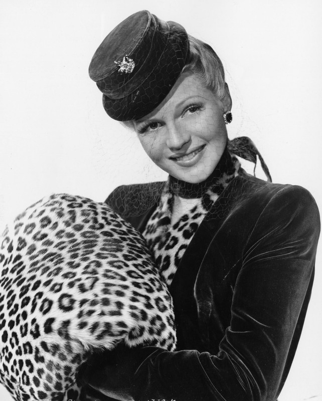 rita_hayworth_h43