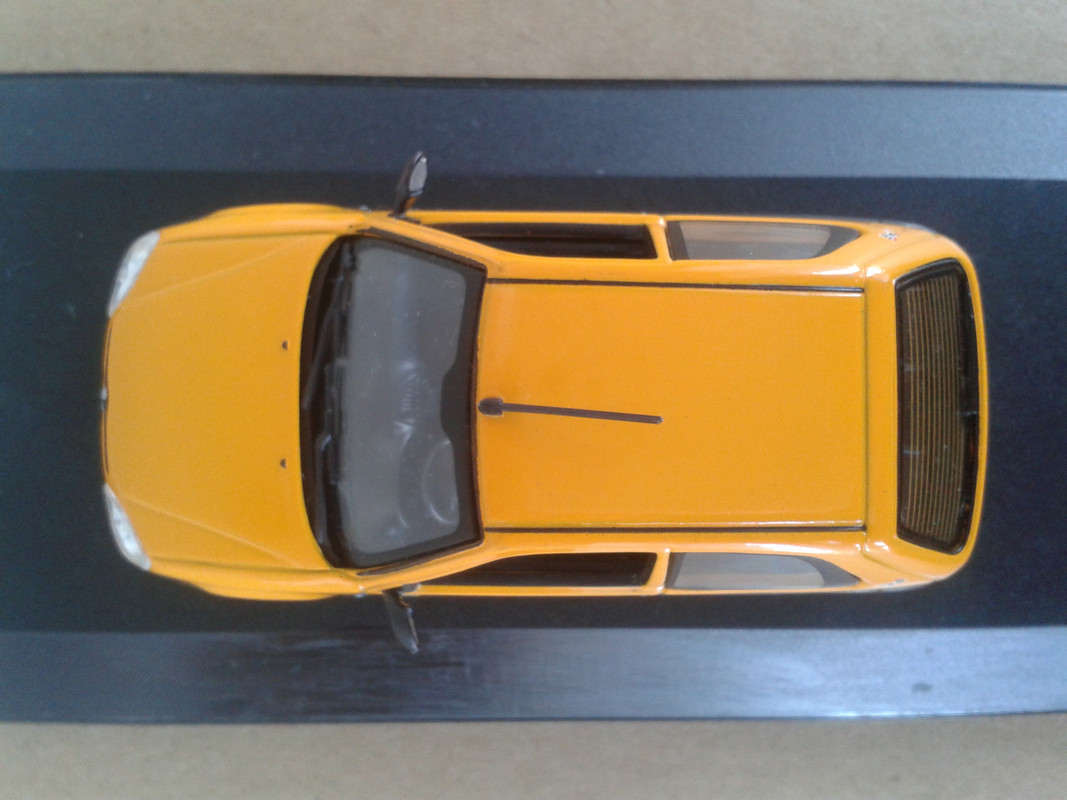 2000 Citroën Saxo Mk II Bic (Universal Hobbies – nº 80 Passion Citroën) (13)