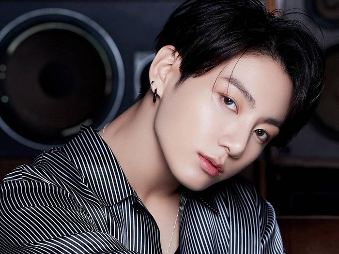 potret-jungkook-sebagai-sexiest-international-man-2020-8_43