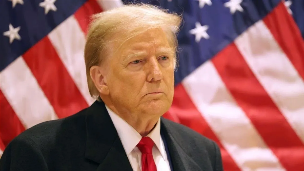 Donald Trump provoca controversia con una foto de Joe Biden maniatado