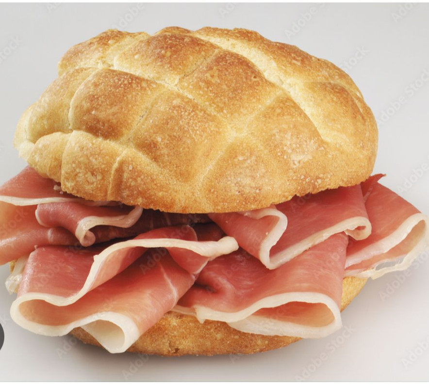 Panino crudo e ricotta