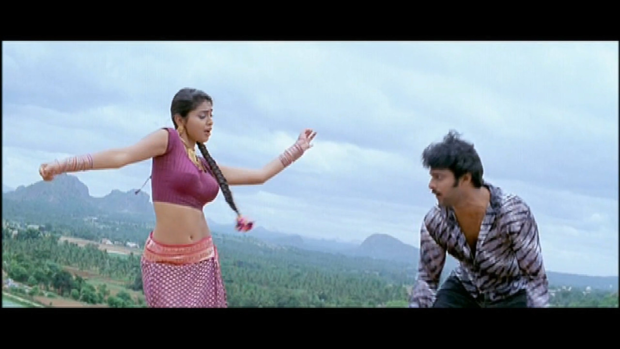 [Image: Gundusoodhi-song-from-Chatrapathi-mkv-20...25-651.jpg]