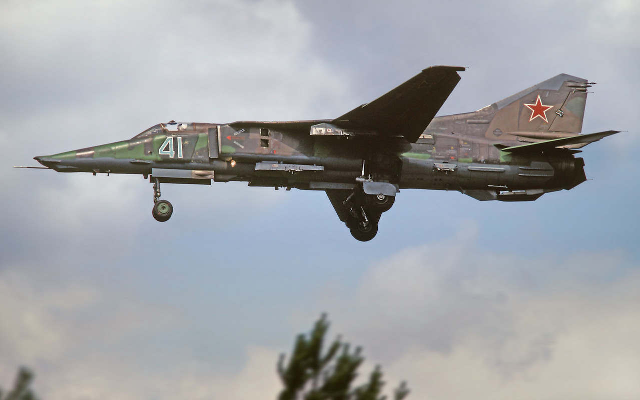 559 APIB Mig-27K 41 Blue_76802627166, Summer 1992  (2)