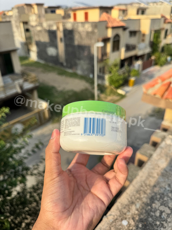 Cetaphil Moisturising Cream 250 grams Regular Jar. - image 2