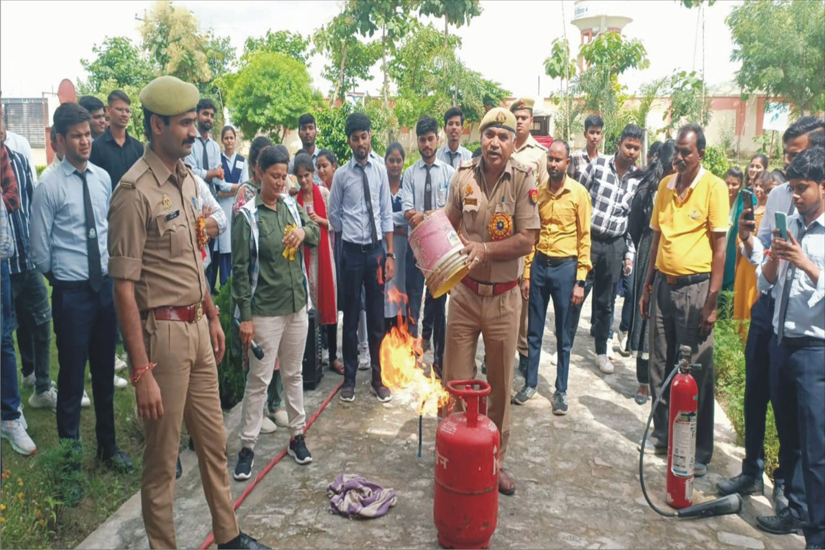 विद्यावती नर्सिंग इंस्टिट्यूट में चलाया गया अग्निशमन जागरूकता अभियान