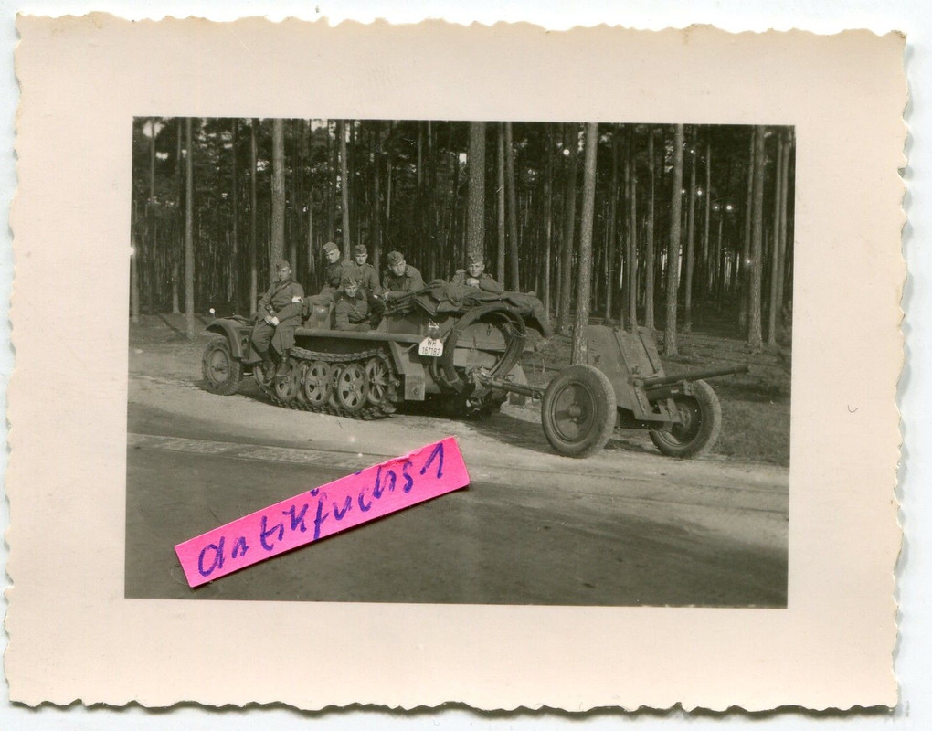 WH-Halbkette mit Pak-Geschütz der Gespenster-Div