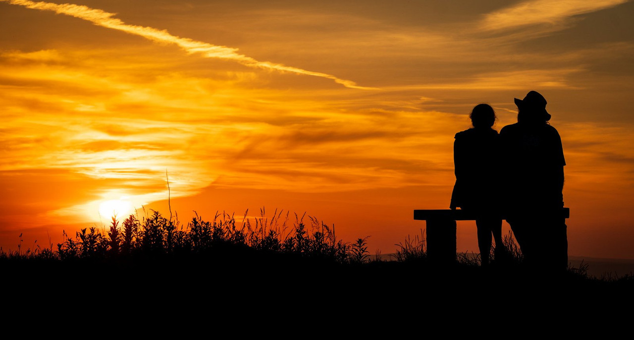 orane-people-sunset.jpg