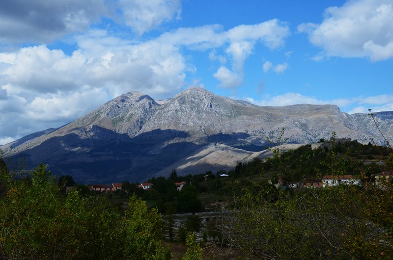 YACIMIENTO ARQUEOLOGICO DE ALBA FUCENS-15-9-2023 - Italia y sus pueblos-2018/2019/2023 (18)