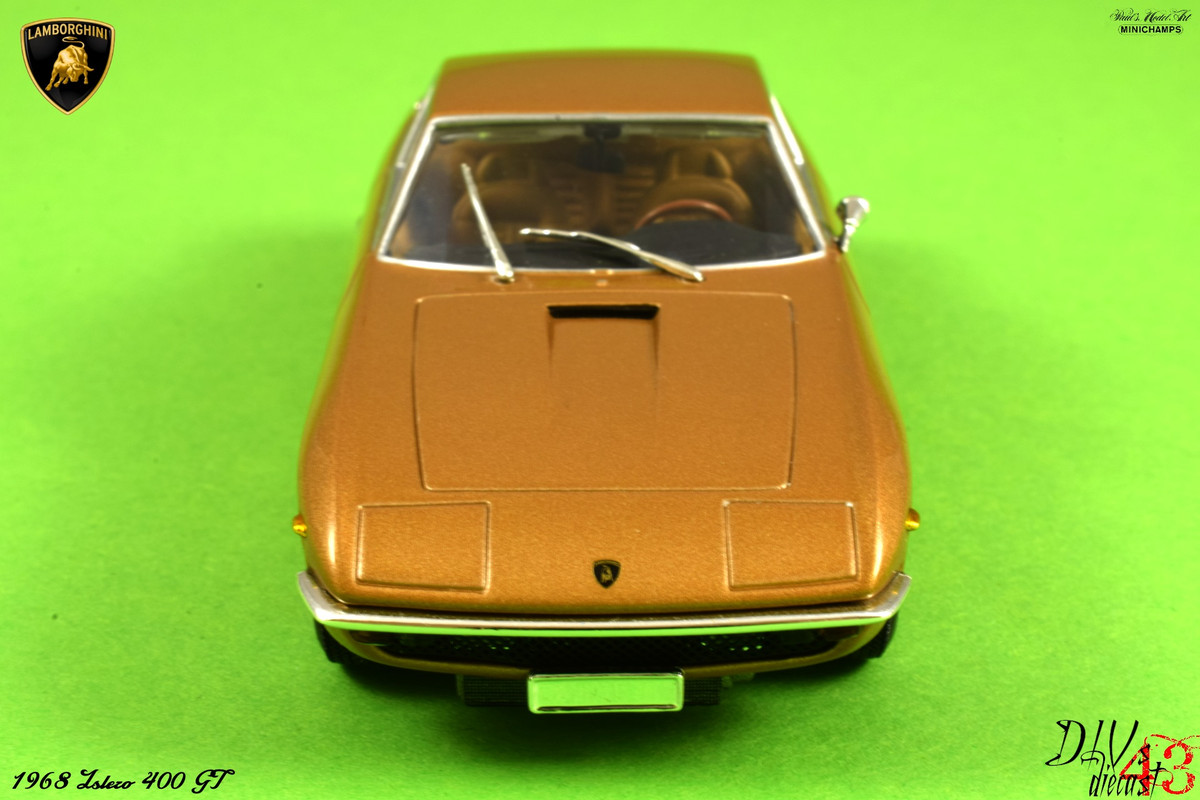 Islero 400GT Gold Minichamps (8)