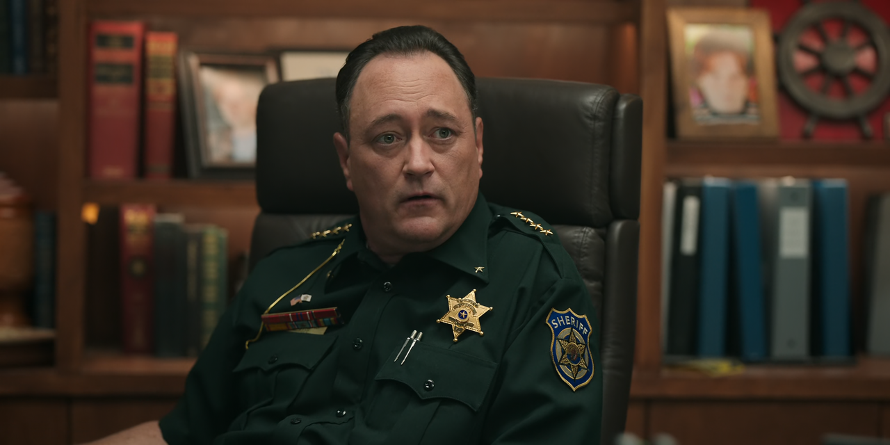 Bad.Monkey.S01E02.A.Hundred.Bucks.Says.You.Won’t.2160p.10bit.ATVP.WEB-DL.DDP5.1.HEVC-Vyndros.mkv_sna