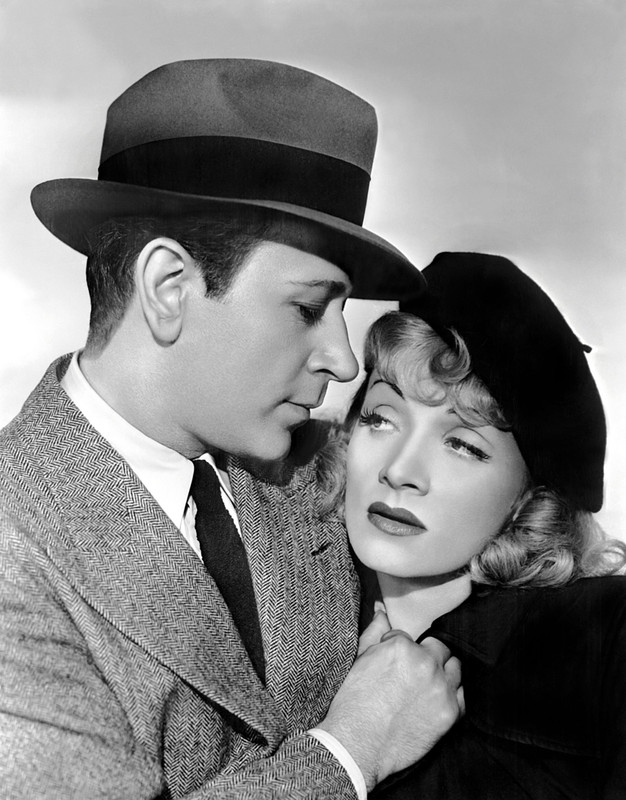 Marlene_Dietrich_d65