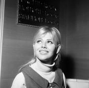 Britt-Ekland-md11