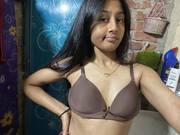 photo 6107077482554002714 y