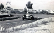 24 HEURES DU MANS YEAR BY YEAR PART ONE 1923-1969 - Page 30 53lm17-C-Type-Stirling-Moss-Peter-Walker-12